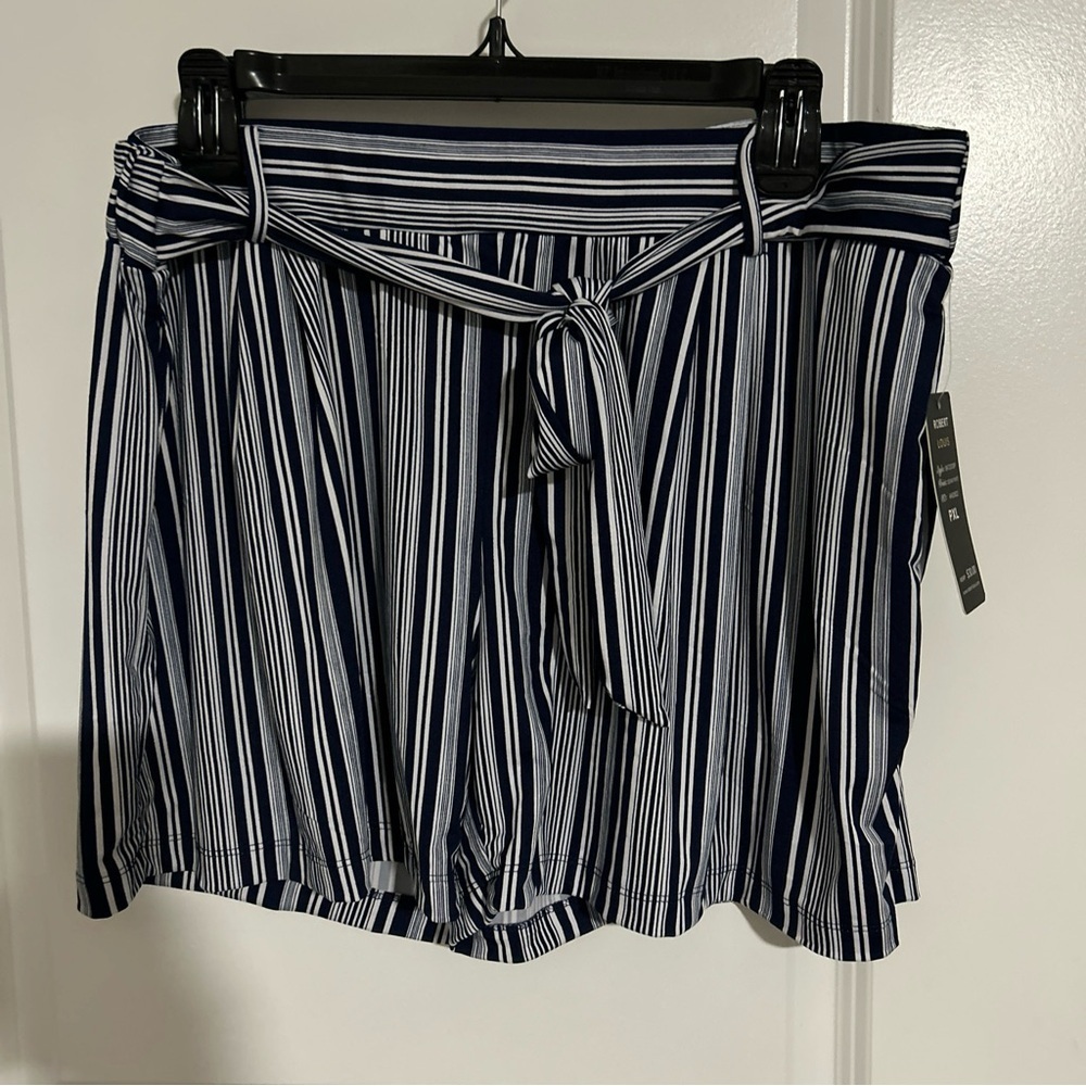 Robert Louis Women’s PXL Striped Tie Front Shorts Navy/white